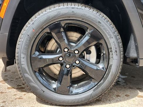 New 2026 Jeep Grand Cherokee L Limited image 7