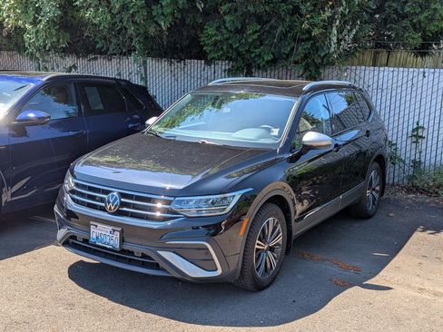 Used 2024 Volkswagen Tiguan Wolfsburg Edition AWD/4WD image 1