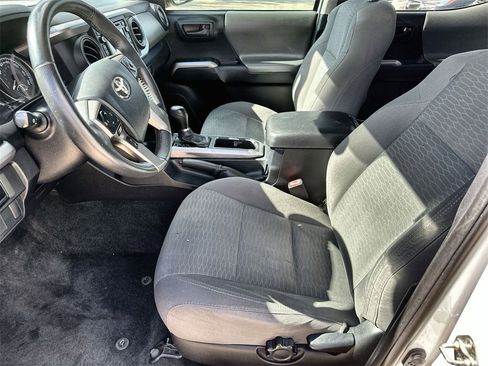 Used 2017 Toyota Tacoma SR5 image 24