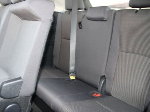 Used 2024 Toyota Highlander LE AWD/4WD image 41