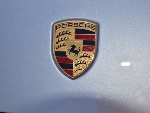 Used 2023 Porsche Cayenne Platinum Edition image 38