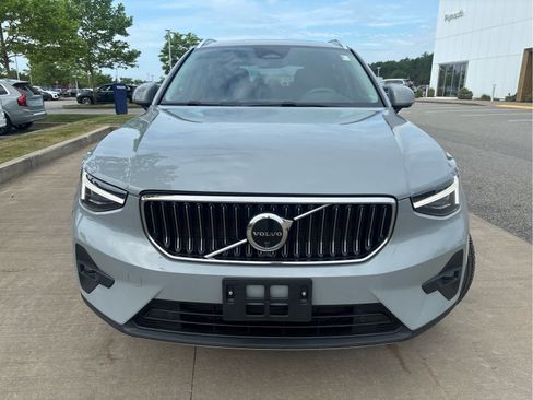 Used 2024 Volvo XC40 B5 Ultimate w/ Protection Package Premier AWD/4WD image 3
