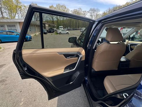 Used 2019 Toyota RAV4 Limited AWD/4WD image 27