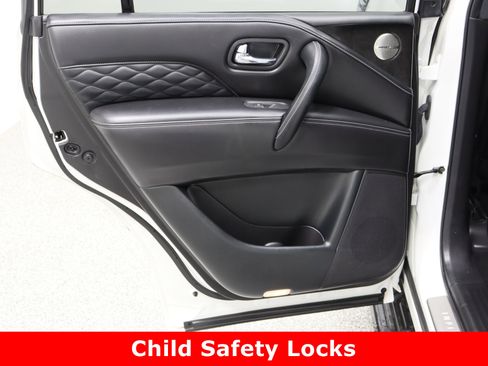 Used 2023 INFINITI QX80 Sensory w/ All-Season Package image 31