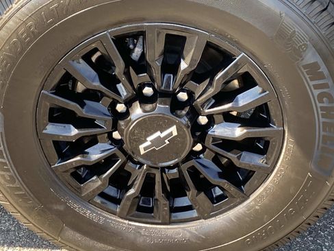 Used 2022 Chevrolet Silverado 3500 LT w/ Convenience Package AWD/4WD image 26
