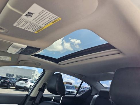 Used 2024 Nissan Altima 2.5 SR w/ SR Premium Package FWD image 17