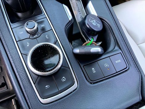 Used 2019 Cadillac XT4 Luxury w/ Cold Weather Package image 33