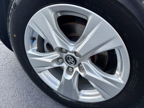 Used 2021 Toyota RAV4 XLE image 8