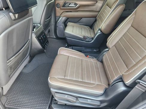 Used 2025 GMC Yukon Denali Ultimate image 24