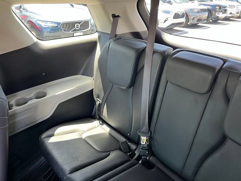 Used 2024 Kia Carnival LX FWD image 52