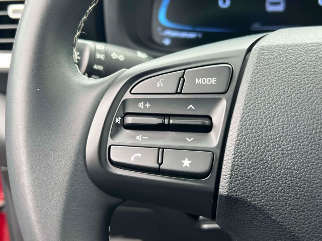 Certified 2023 Hyundai Venue Limited w/ Cargo Package FWD image 19