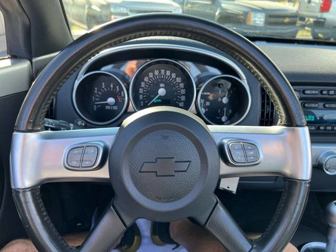 Used 2004 Chevrolet SSR w/ Preferred Equipment Group image 71
