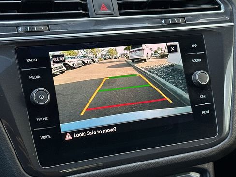 Used 2023 Volkswagen Tiguan SE FWD image 19