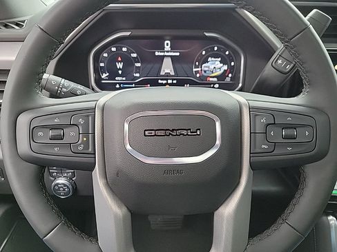 Used 2025 GMC Sierra 2500 Denali image 29