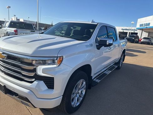 Used 2025 Chevrolet Silverado 1500 High Country w/ High Country Premium Package AWD/4WD image 3