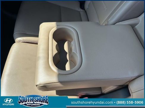 Used 2024 Hyundai Santa Fe Limited AWD/4WD image 11