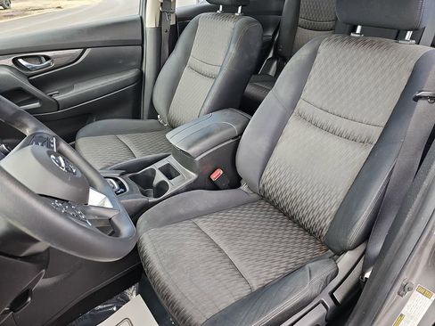 Used 2017 Nissan Rogue S image 18