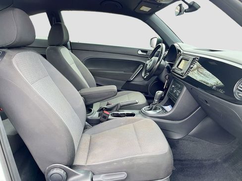 Used 2017 Volkswagen Beetle 1.8T S image 25