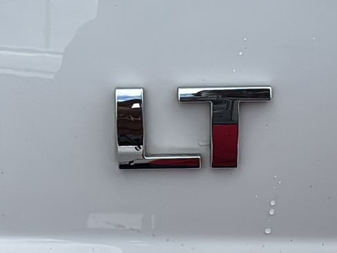 Used 2018 Chevrolet Suburban LT w/ Texas Edition Package RWD image 17
