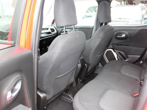 Used 2015 Jeep Renegade Latitude w/ Cold Weather Group AWD/4WD image 13