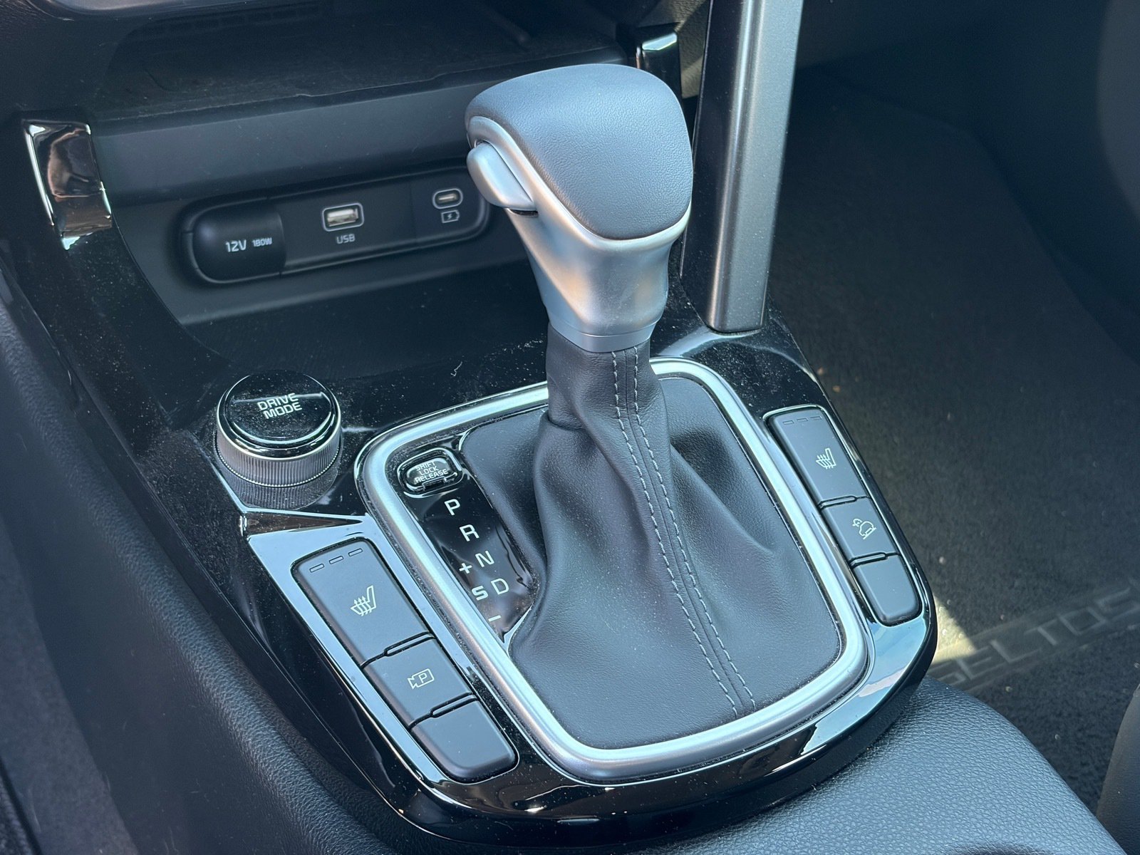 Certified 2024 Kia Seltos EX FWD image 14