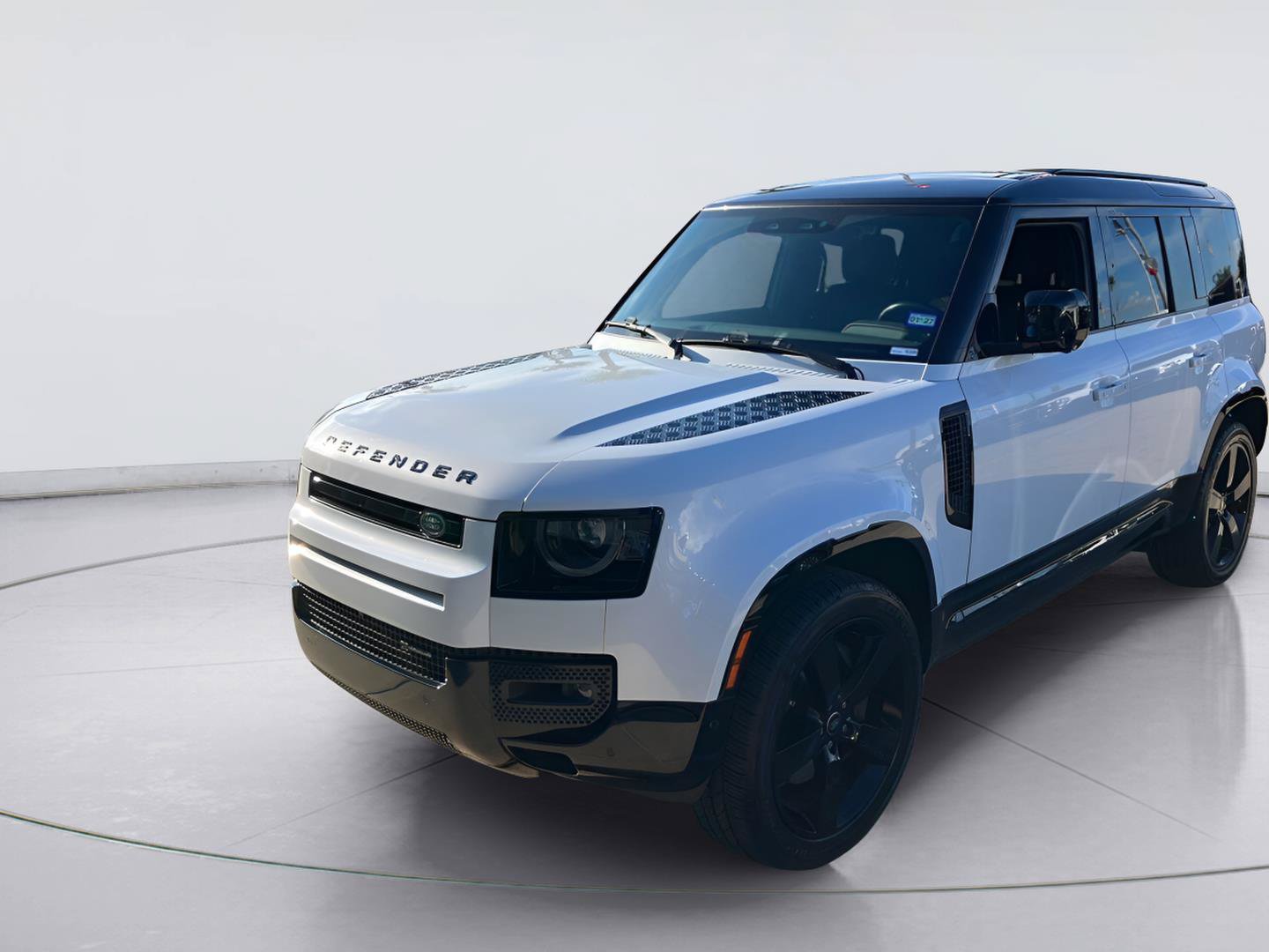 Used 2022 Land Rover Defender 110 X-Dynamic HSE AWD/4WD image 1