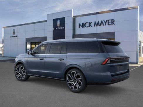 New 2026 Lincoln Navigator L Reserve AWD/4WD image 4