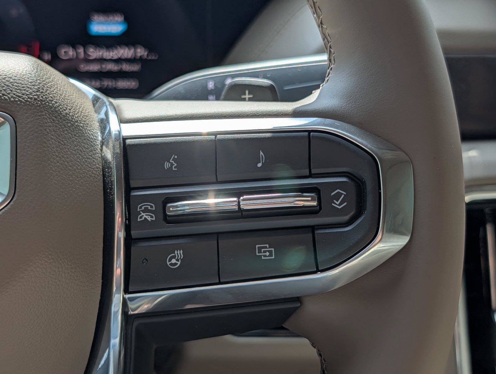 Used 2025 GMC Yukon Denali RWD image 22
