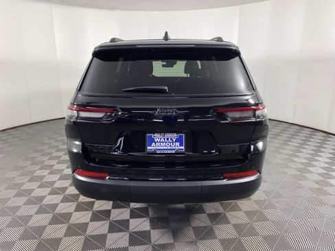 New 2025 Jeep Grand Cherokee L Altitude image 8