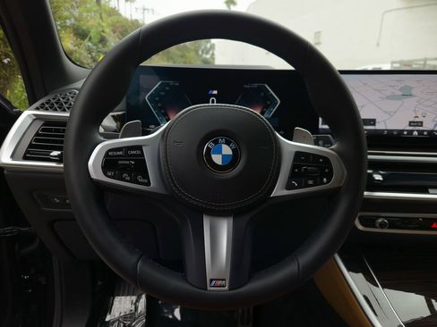 Used 2025 BMW X5 sDrive40i w/ Executive Package image 14