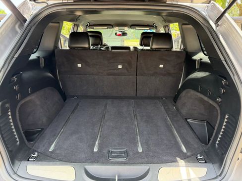 Used 2017 Jeep Grand Cherokee Limited w/ Trailer Tow Group IV image 12