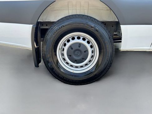 Used 2025 Mercedes-Benz Sprinter 2500 image 14