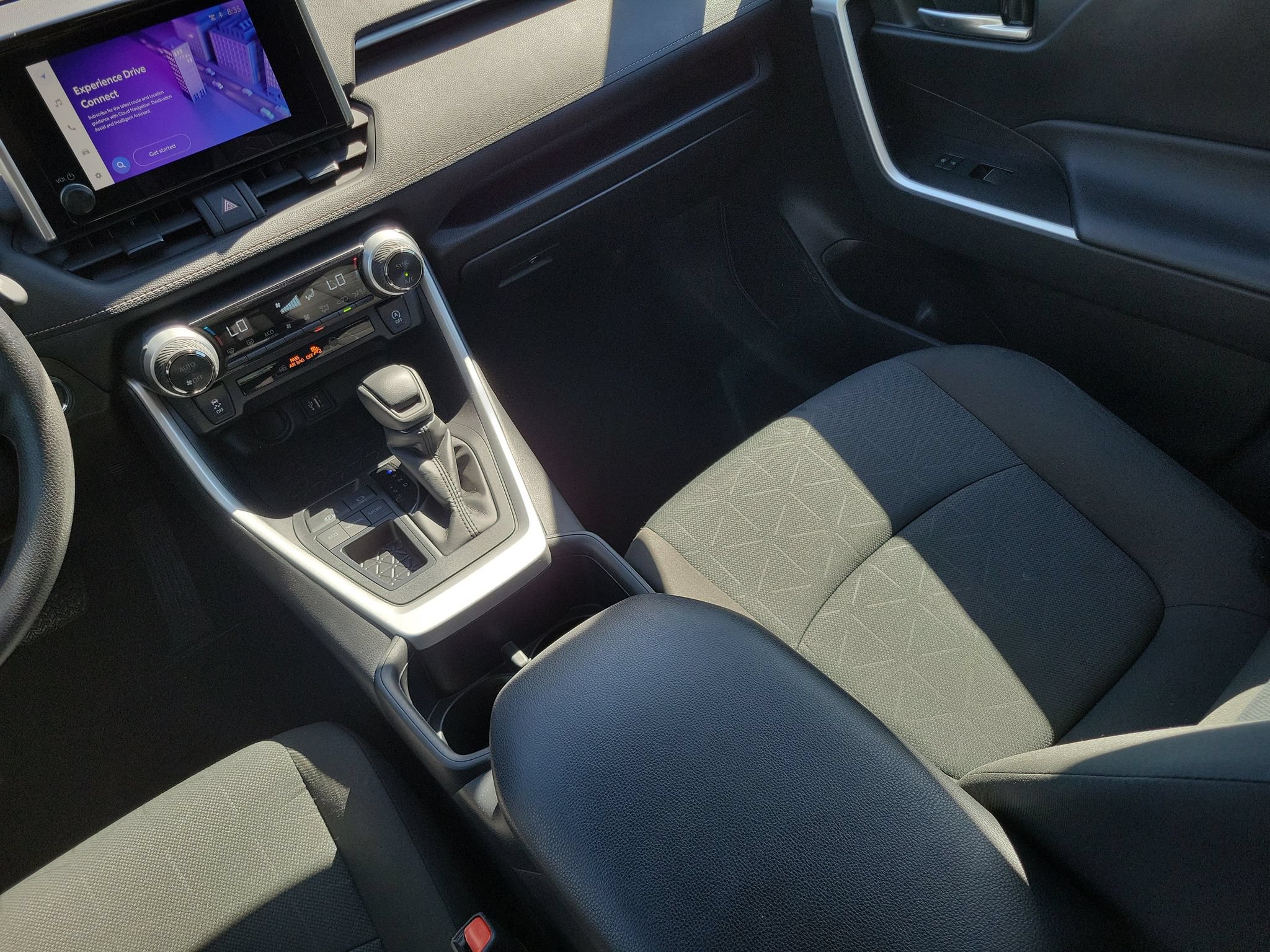 Used 2025 Toyota RAV4 XLE FWD image 26