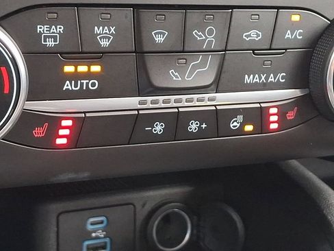 Certified 2023 Ford Escape Active AWD/4WD image 24