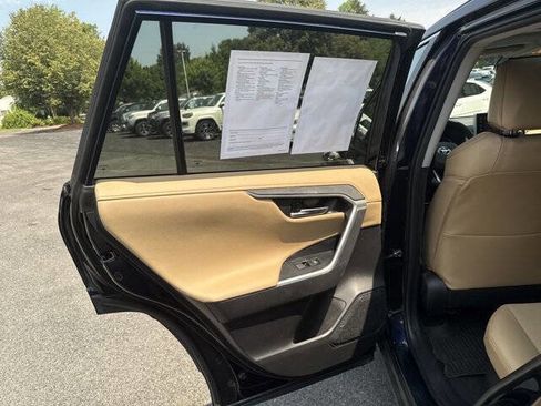 Used 2021 Toyota RAV4 Limited image 13