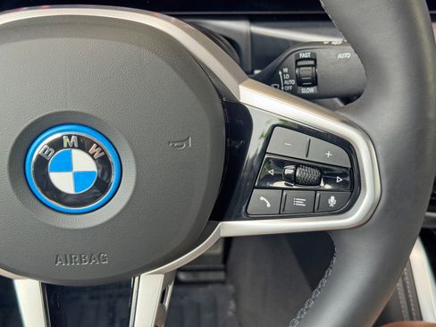 Used 2025 BMW i4 eDrive40 w/ M Sport Package RWD image 19