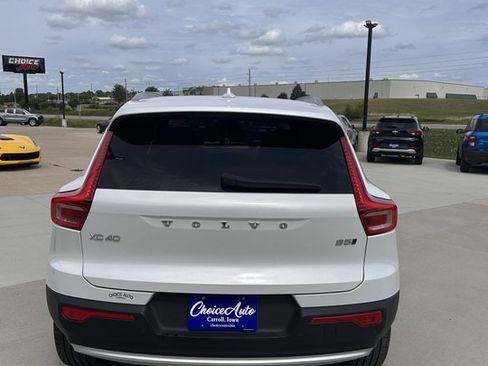 Used 2024 Volvo XC40 B5 Core AWD/4WD image 4
