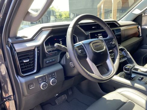 Used 2023 GMC Sierra 1500 Denali w/ Denali Reserve Package AWD/4WD image 2