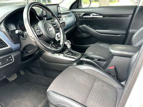 Used 2021 Kia Seltos S image 18