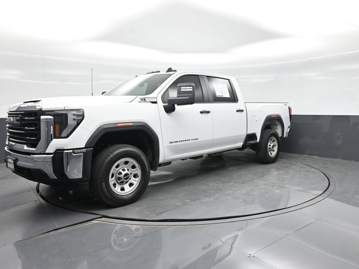 Used 2025 GMC Sierra 2500 Pro w/ Convenience Package AWD/4WD image 1