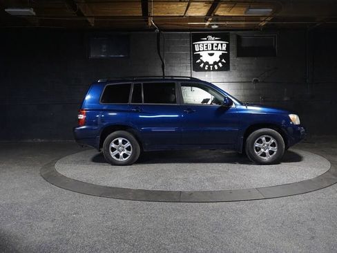 Used 2006 Toyota Highlander 4WD V6 w/ 3rd Row image 6