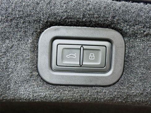 Used 2022 Bentley Flying Spur W12 AWD/4WD image 21