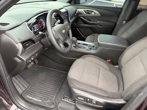 Used 2023 Chevrolet Traverse LT image 21