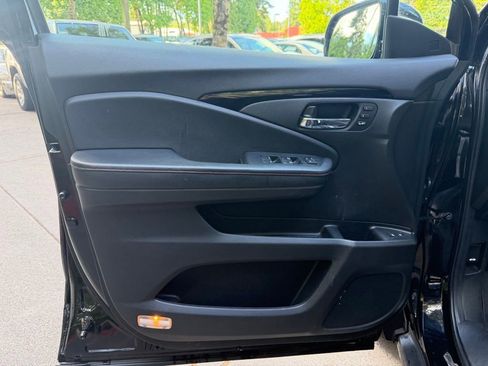 Used 2021 Honda Pilot Black Edition image 11