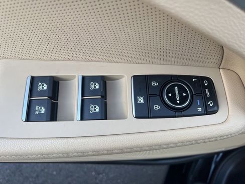 Used 2016 Hyundai Genesis 3.8 w/ Option Group 02 image 34