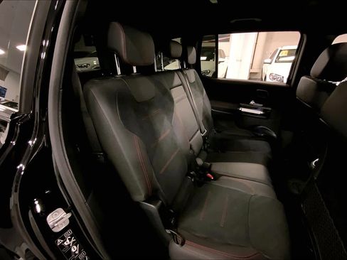 Used 2025 Mercedes-Benz GLB 35 AMG 4MATIC image 18