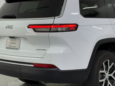 Used 2024 Jeep Grand Cherokee L Limited image 12