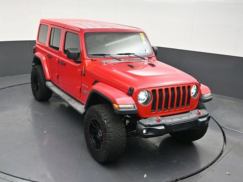 Used 2018 Jeep Wrangler Unlimited Sahara w/ LED Lighting Group AWD/4WD image 21