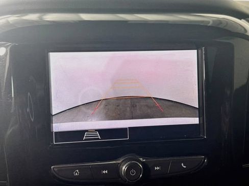 Used 2023 Chevrolet Traverse LT FWD image 13