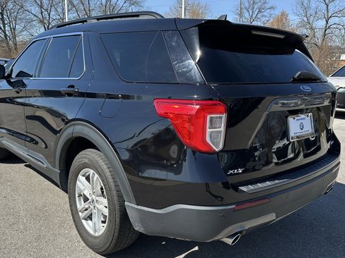 Used 2022 Ford Explorer XLT w/ Equipment Group 202A AWD/4WD image 8